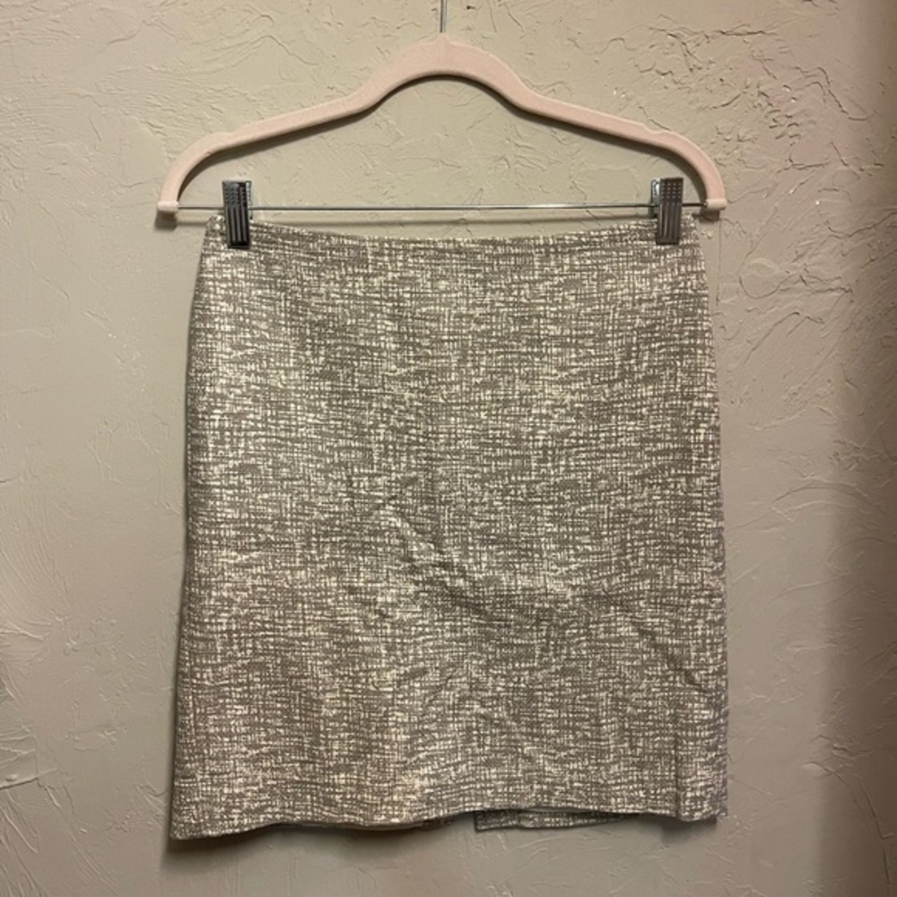 Banana Republic White and Grey Mini Skirt - size 0